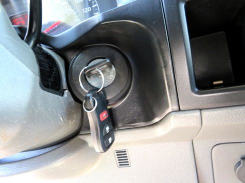 Used 2017 Nissan NV 3500 SV image 18