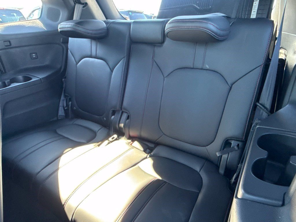 Certified 2025 Honda Pilot Black Edition image 18