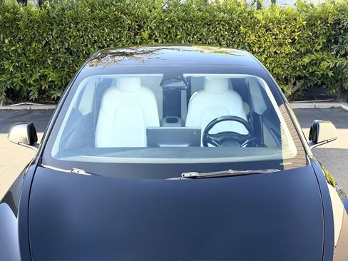 Used 2022 Tesla Model 3 Performance image 7