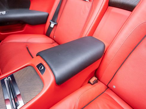 Used 2017 Rolls-Royce Dawn RWD image 28