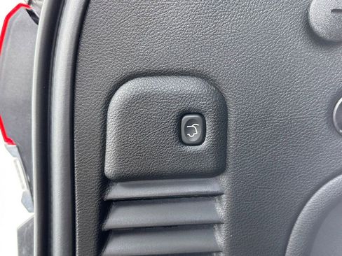 Used 2021 Jeep Grand Cherokee Limited w/ Luxury Group II image 17