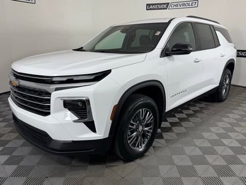 New 2026 Chevrolet Traverse LT w/ LPO, Floor Liner Package image 2