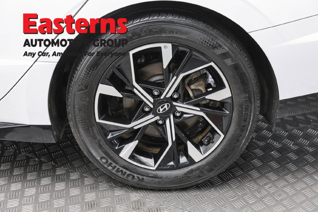Used 2025 Hyundai Sonata SEL FWD image 10