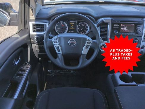 Used 2018 Nissan Titan SV image 16