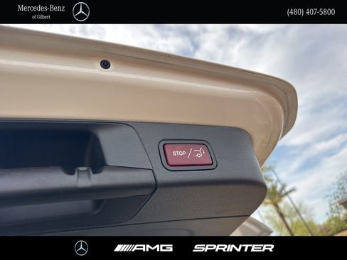 New 2026 Mercedes-Benz GLB 250 image 9