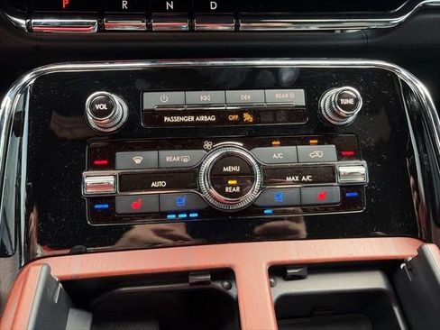Used 2023 Lincoln Navigator Reserve image 23