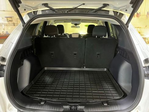 Used 2022 Ford Escape SE w/ SE Sport Appearance Package FWD image 29