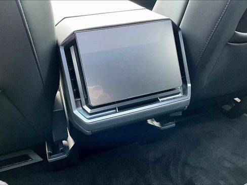 Used 2024 Tesla Cybertruck AWD Crew Cab image 10