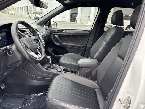 Used 2022 Volkswagen Tiguan SE R-Line AWD/4WD image 18