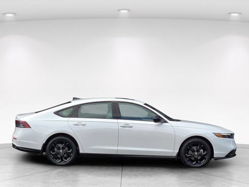 Used 2025 Honda Accord SE image 8