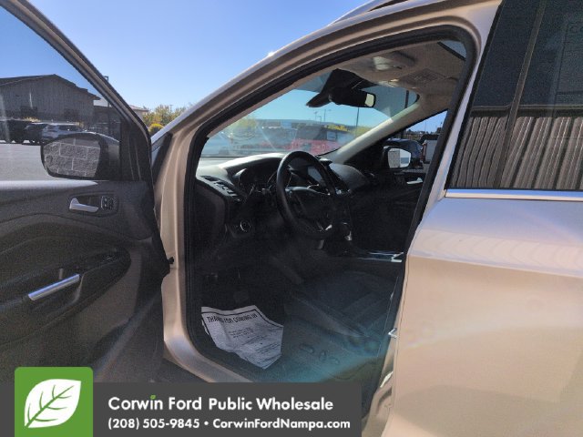 Used 2017 Ford Escape Titanium AWD/4WD image 9