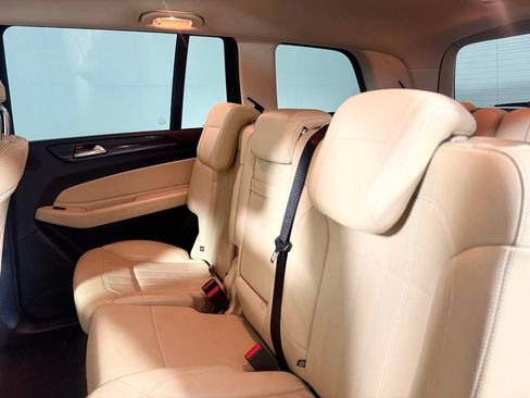 Used 2017 Mercedes-Benz GLS 450 4MATIC image 25
