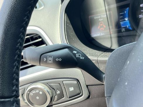 Used 2023 Ford Edge SEL AWD/4WD image 23