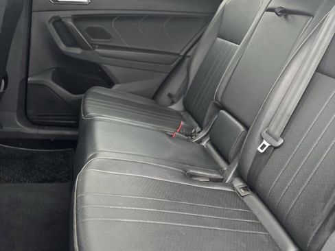 Used 2022 Volkswagen Tiguan SE w/ Panoramic Sunroof Package image 20