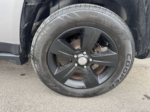 Used 2015 Jeep Compass High Altitude AWD/4WD image 8