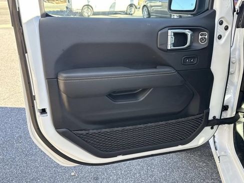 New 2026 Jeep Gladiator Sport AWD/4WD image 27