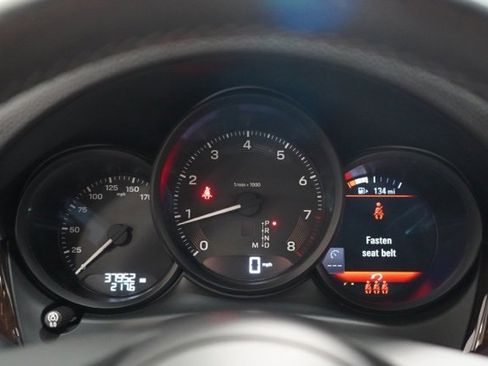 Used 2022 Porsche Macan image 23