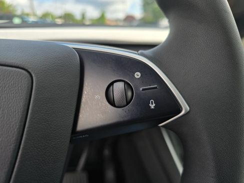 Used 2026 Tesla Model Y 2WD image 27