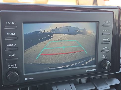 Used 2021 Toyota RAV4 XLE FWD image 18