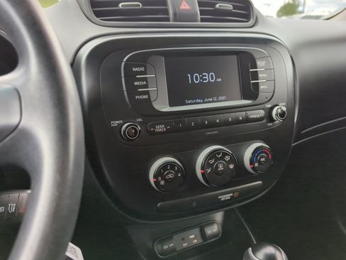 Used 2018 Kia Soul FWD image 34