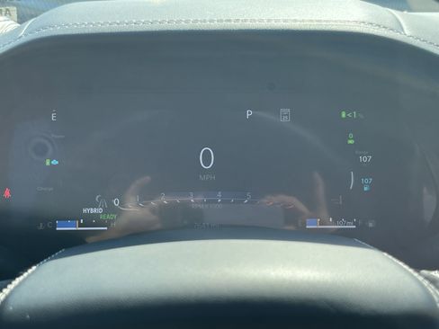 Used 2024 Jeep Grand Cherokee Overland w/ Advanced Protech Group III image 23