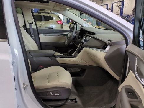 Used 2024 Cadillac XT5 Premium Luxury AWD/4WD image 15