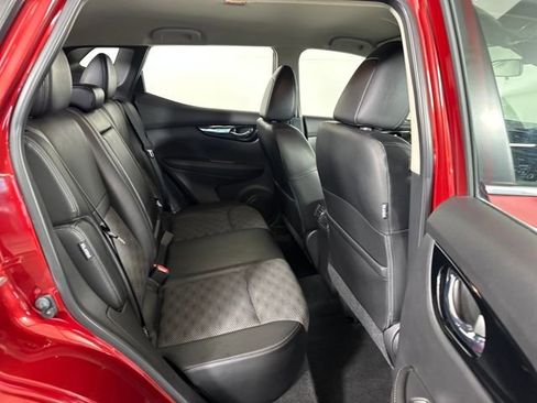 Used 2022 Nissan Rogue Sport SV w/ Technology Package image 27