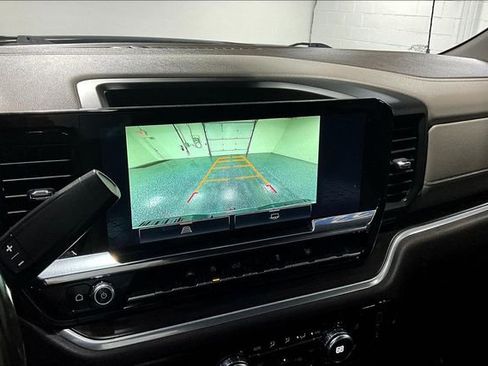 Used 2022 GMC Sierra 1500 SLT image 16