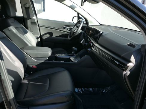 Certified 2026 Kia Sportage EX w/ EX Panorama Roof Package image 28