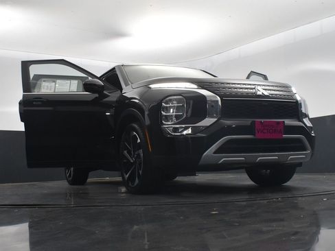 Used 2024 Mitsubishi Outlander SE image 25