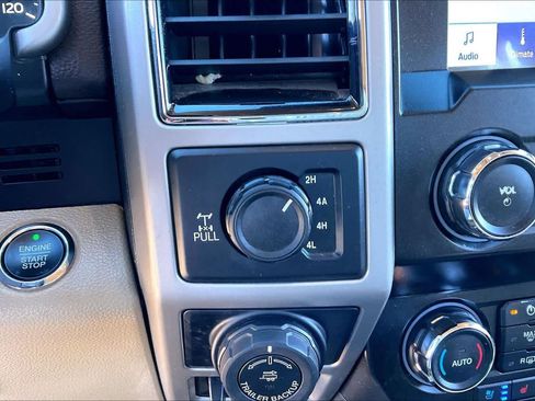 Used 2020 Ford F150 Lariat image 31