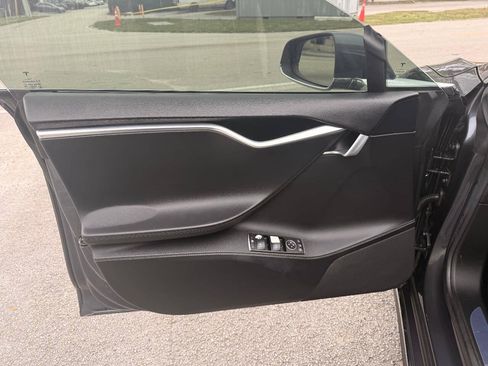 Used 2015 Tesla Model S 85 RWD image 13