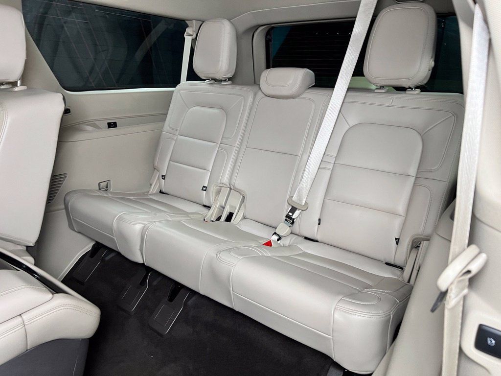 Used 2021 Lincoln Navigator L Reserve w/ Luxury Package AWD/4WD image 22