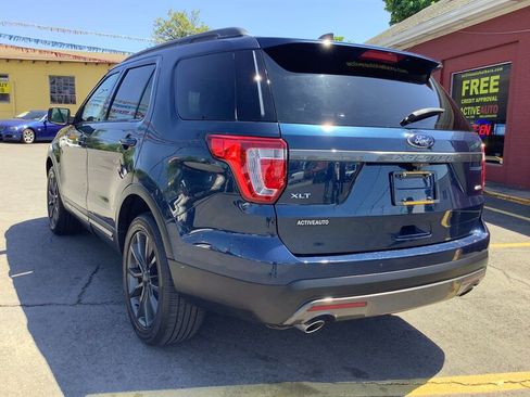 Used 2017 Ford Explorer XLT w/ Equipment Group 202A AWD/4WD image 5