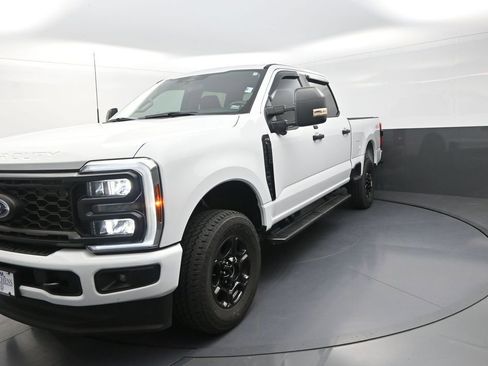 Used 2024 Ford F250 XL w/ STX Appearance Package AWD/4WD image 4