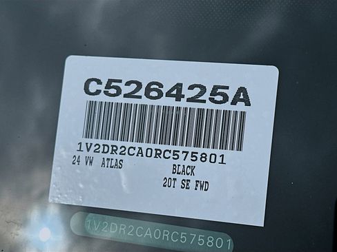 Used 2024 Volkswagen Atlas SE image 37