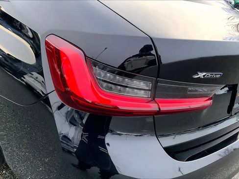 Used 2022 BMW 330i xDrive Sedan w/ Premium Package image 27