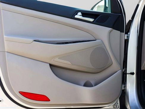 Used 2019 Hyundai Tucson SE image 10