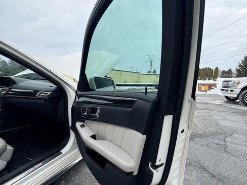 Used 2014 Mercedes-Benz E 63 AMG S-Model image 38