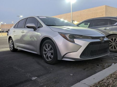 Certified 2022 Toyota Corolla LE image 3