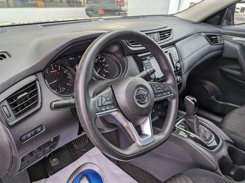 Used 2020 Nissan Rogue S image 5