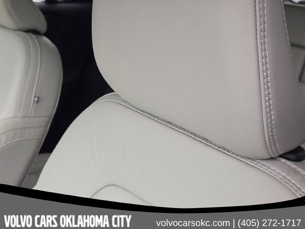 Certified 2023 Volvo XC40 B5 Plus w/ Protection Package Premier AWD/4WD image 16