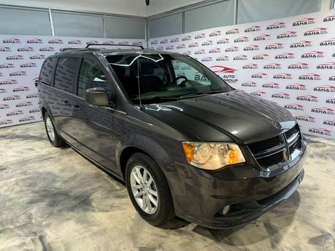 Used 2019 Dodge Grand Caravan SXT image 5