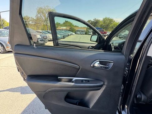 Used 2019 Dodge Journey Crossroad w/ Navigation Group image 23