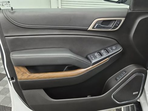 Used 2019 GMC Yukon Denali w/ Denali Ultimate Package image 18