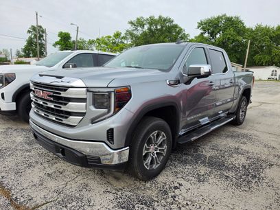 New 2026 GMC Sierra 1500 SLE w/ Preferred Package