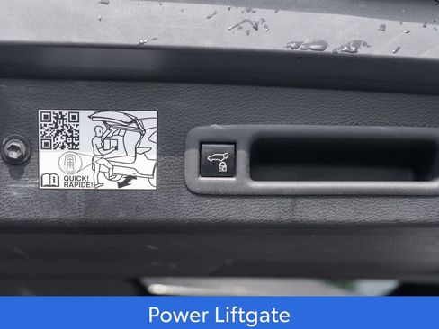 Used 2023 Toyota Sienna XLE w/ XLE Plus Package AWD/4WD image 11