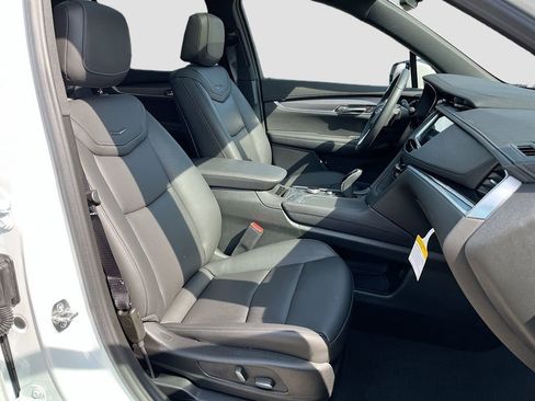 New 2025 Cadillac XT6 Luxury w/ LPO, Floor Liner Package image 21