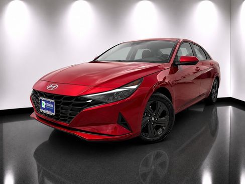 Used 2023 Hyundai Elantra SEL FWD image 1