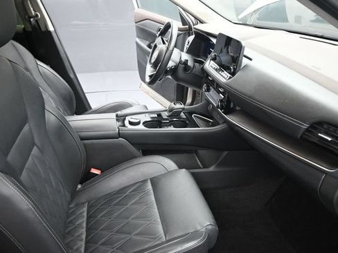 Used 2023 Nissan Rogue Platinum w/ Platinum Premium Package AWD/4WD image 45